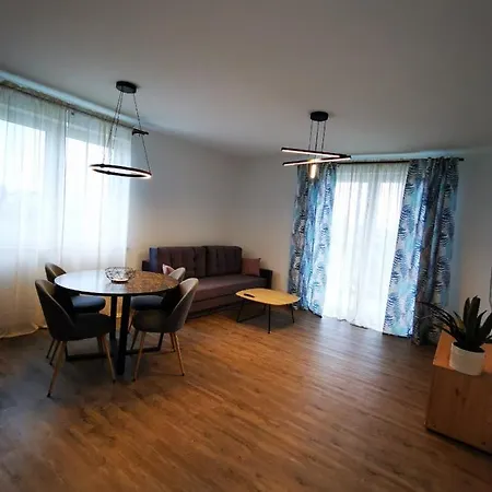 Akacjowy Apartament Appartamento *